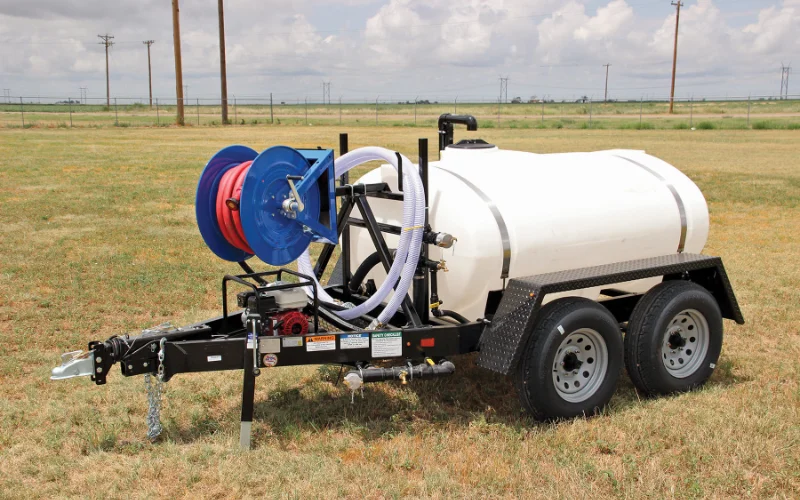 Tandem axle athletic field water trailer