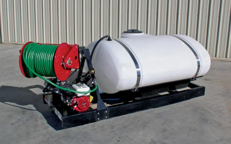 Single axle field watering trailer