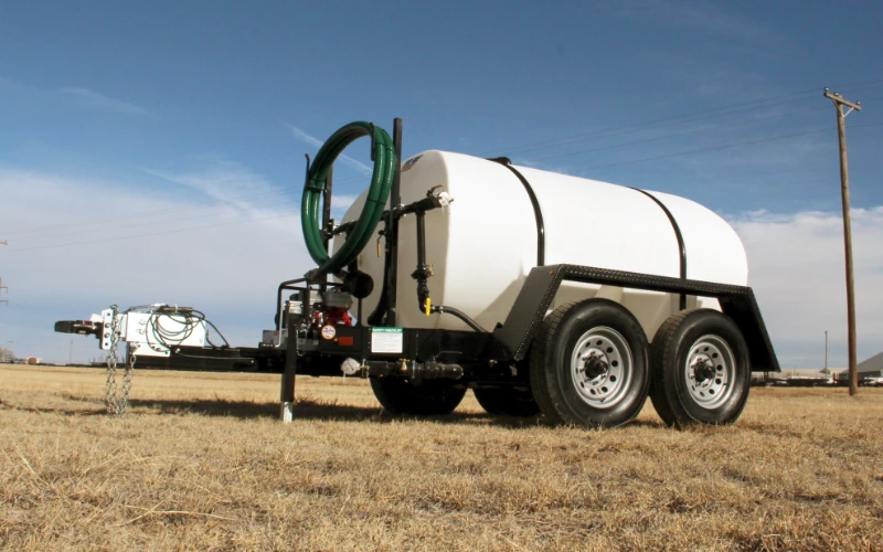 800 gallon farm water wagon with rear spray bar for crop irrigation and livestock care