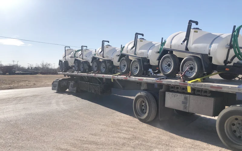 Small capacity water trailer in the 550 to 800 gallon range