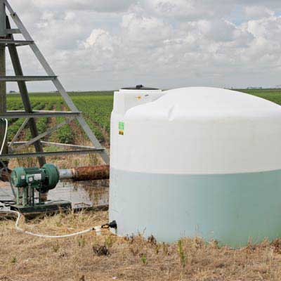 Vertical poly tank with fertilizer